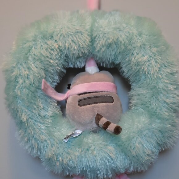 Small Pastel Pusheen Plush Cat Christmas Wreath - Picture 2 of 5
